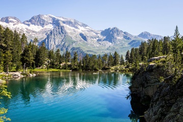 The Posets-Maladeta Nature Park covers an area of 82,630 hectares and includes the towns of Gistaín, San Juan de Plan, Sahún, Benasque, and Montanuy