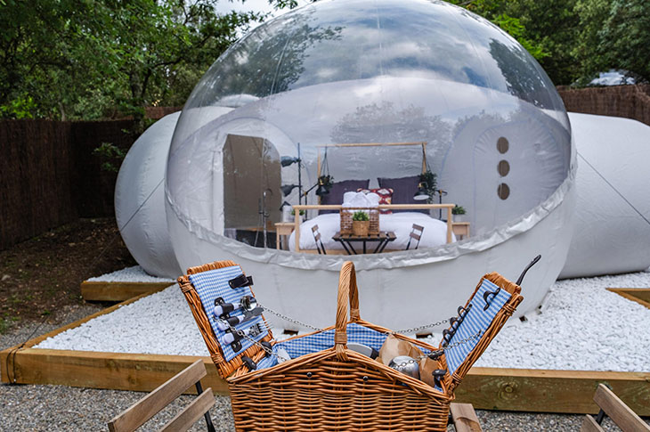 Ronda Nomading é um  glamping único em forma de bolha localizado no meio de um olival, junto ao popular Acampamento Nómada El Abogao ©  Nomading Camp