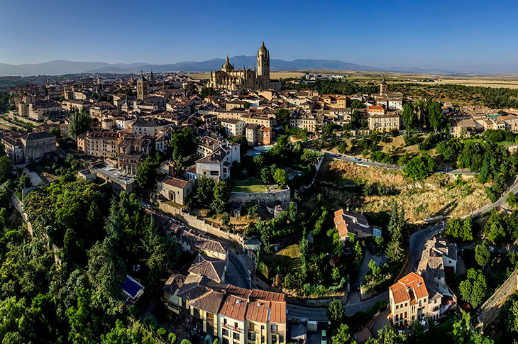 Segovia con Alma offers guided tours to discover the city’s religious heritage and traditions