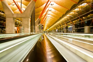 Night view of T4 at Adolfo Suárez Madrid-Barajas airport