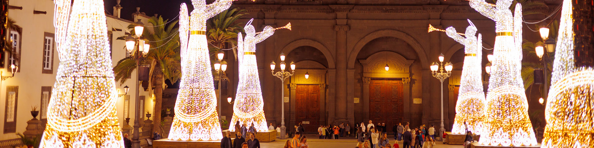 Christmas scene in front of the Las Palmas de Gran Canaria Cathedral