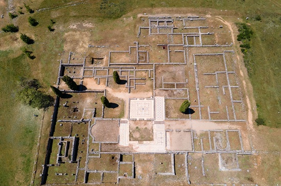 clunia-la-ciudad-romana-que-redefine-el-viaje-cul-tourspain-es-en
