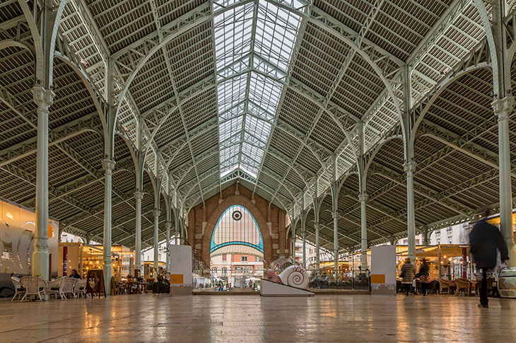 En el Mercado de Colón, situado en un edificio icónico de Valencia, se encuentra la mayor oferta gastronómica y de ocio de la ciudad