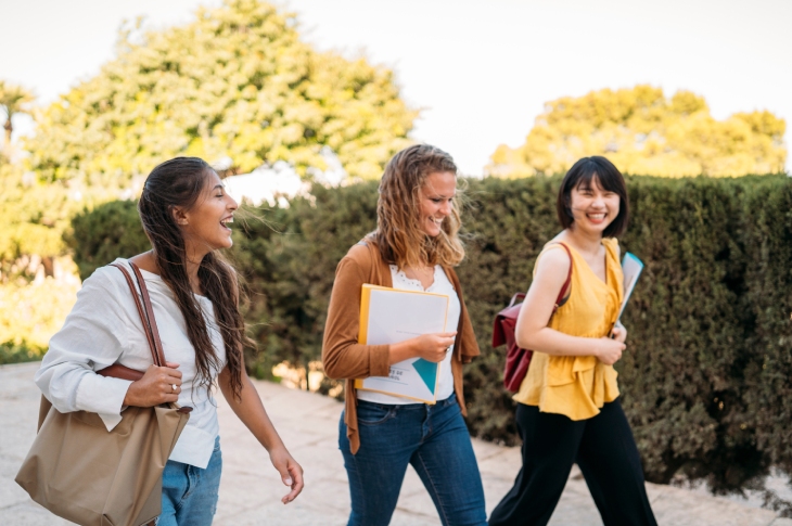 Les étudiants étrangers choisissent l’Espagne pour la qualité de son enseignement, sa diversité linguistique et son offre culturelle et sociale Les étudiants étrangers choisissent l’Espagne pour la qualité de son enseignement, sa diversité linguistique et son offre culturelle et sociale