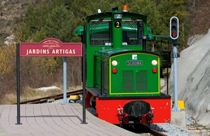 Cementtågets tredje stopp är Artigas trädgårdarna, ritade av Antoni Gaudí i början av 1900 talet Cementtågets tredje stopp är Artigas trädgårdarna, ritade av Antoni Gaudí i början av 1900 talet