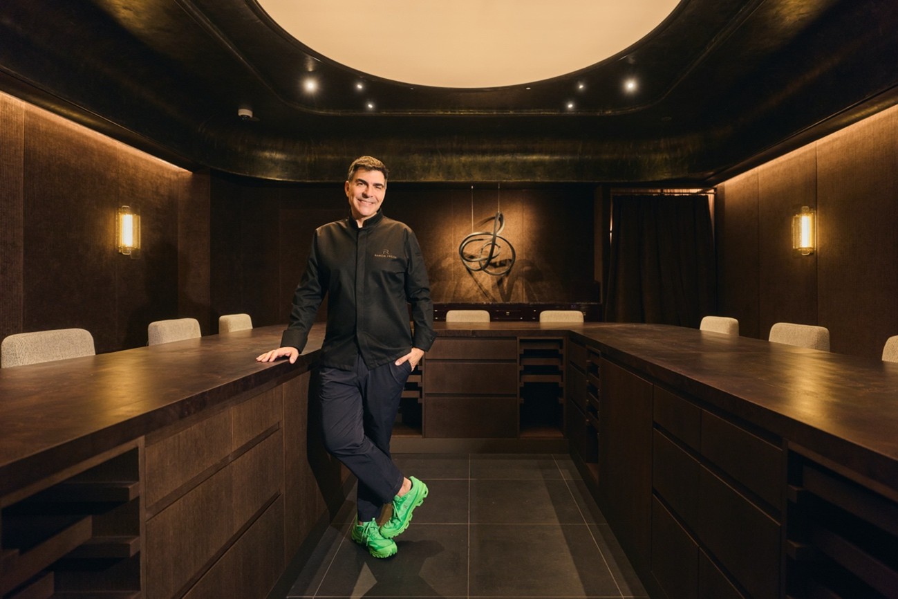 Ramón Freixa i sitt nya gastronomiska koncept Ramón Freixa Atelier – en intim miljö med endast 10 gäster per kväll