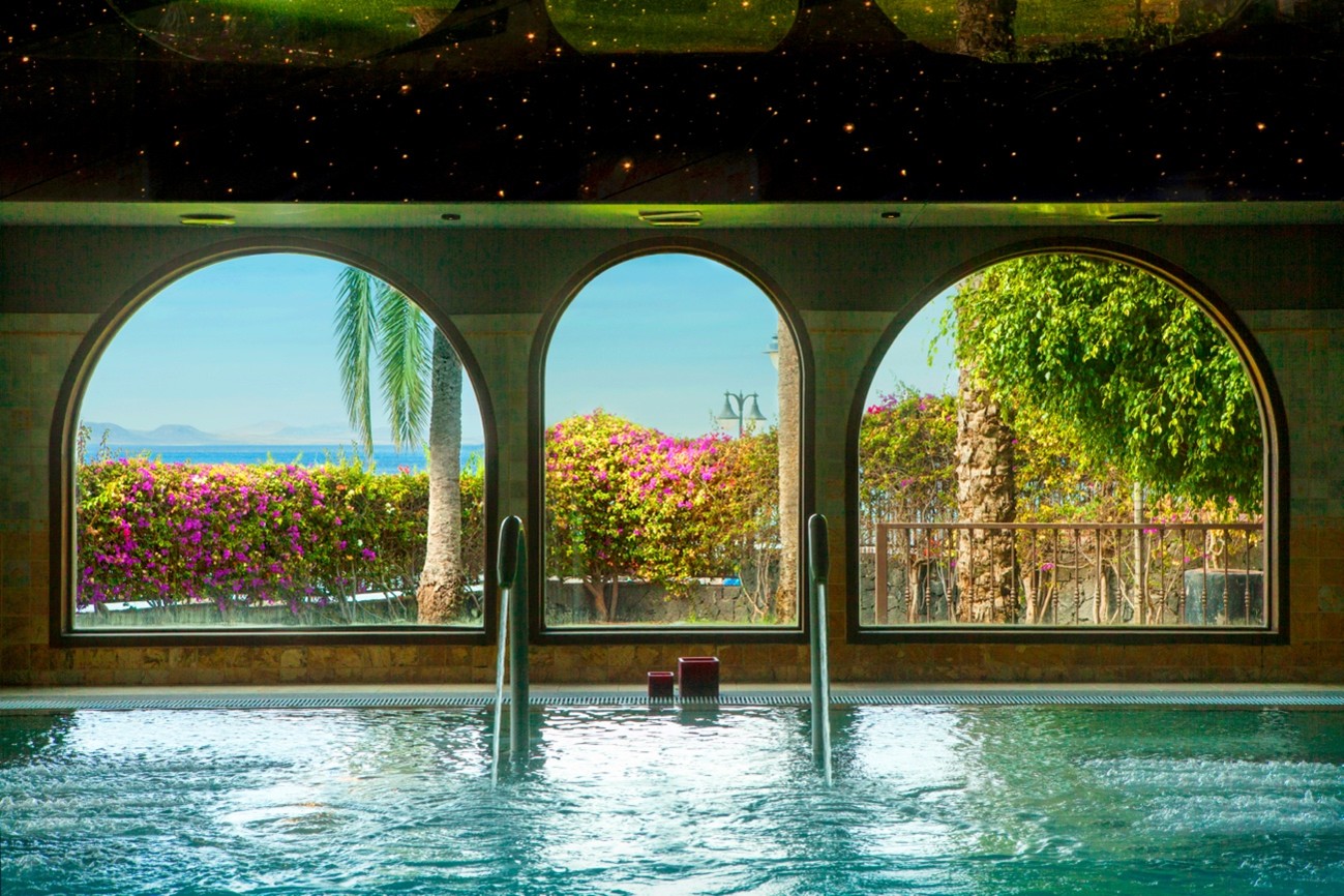 Saltvatten, lugn och expertisen hos Thalasso Center & Princesa Yaiza förenas i thalassoterapikretsar, behandlingar och ritualer för att dra nytta av Lanzarotes naturliga miljö