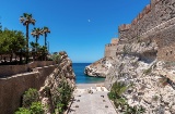 Seitenzugang zum Strand Ensenada de los Galápagos, dem aufgrund seiner privilegierten Lage meistbesuchten Strand Melillas Seitenzugang zum Strand Ensenada de los Galápagos, dem aufgrund seiner privilegierten Lage meistbesuchten Strand Melillas