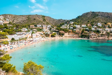 Die Region Valencia führt mit 143 Stränden mit Blauer Flagge die nationale Rangliste an. Im Bild: der Strand von El Portet in Moreira