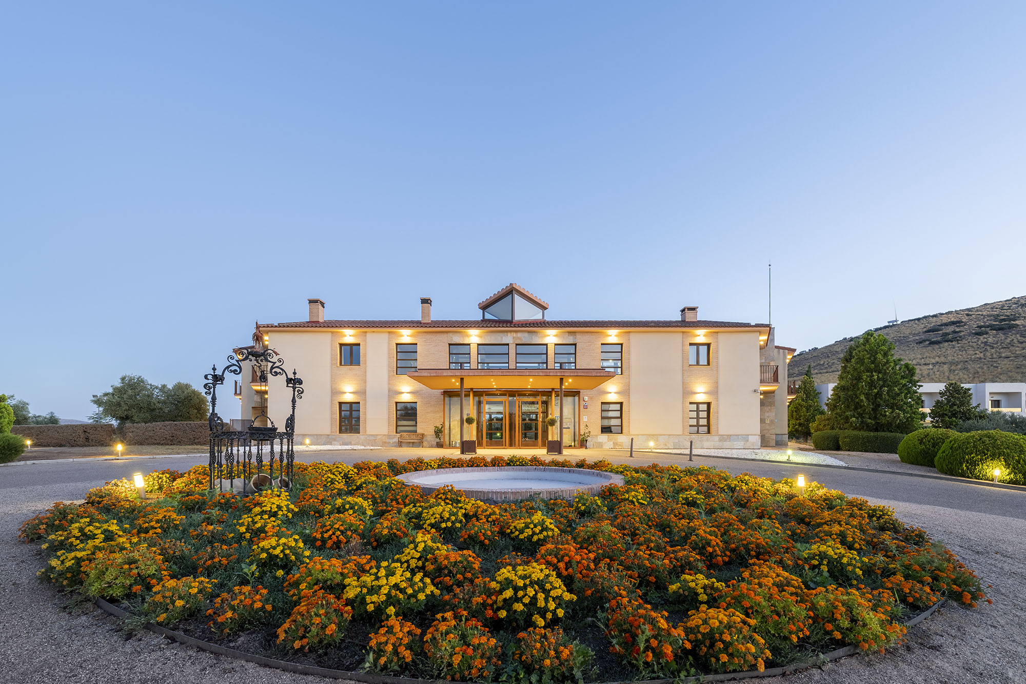Estrategicamente localizado na emblemática Rota de Dom Quixote, o Hotel Spa Villa Nazules (Toledo) funde a essência da tradição castelhana com conforto e luxo @ Ruralka Hotels