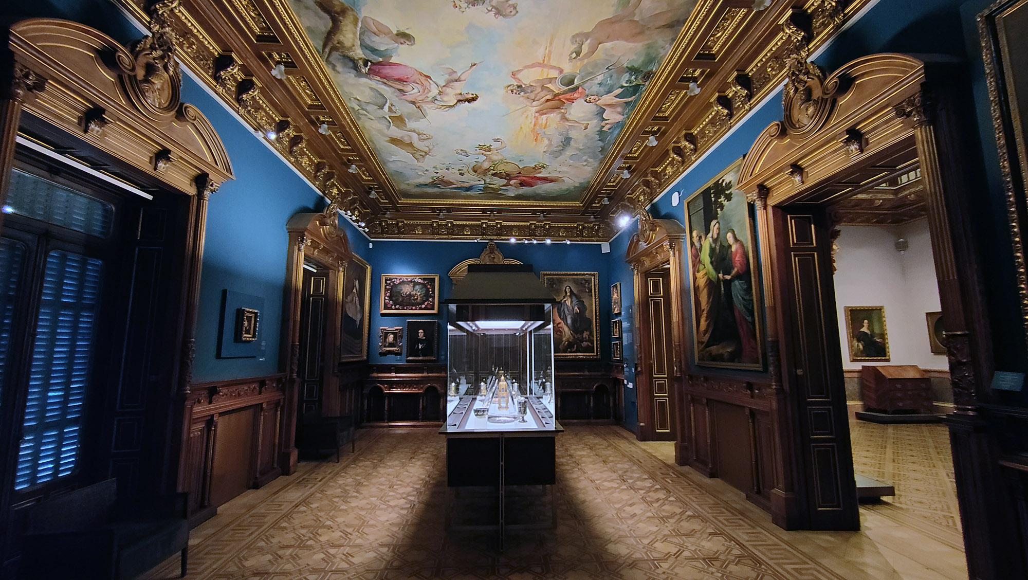 O acervo do Museu Lázaro Galdiano é composto por mais de 12.500 peças que vão desde o século VI a.C. até a primeira metade do século XIX. Na imagem, sala 11 © do Arquivo do Museu Lázaro Galdiano O acervo do Museu Lázaro Galdiano é composto por mais de 12.500 peças que vão desde o século VI a.C. até a primeira metade do século XIX. Na imagem, sala 11 © do Arquivo do Museu Lázaro Galdiano