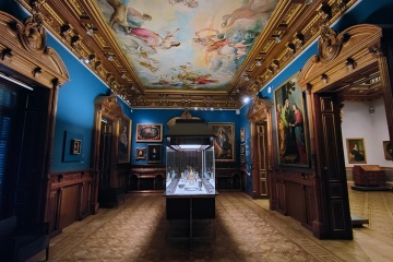 O acervo do Museu Lázaro Galdiano é composto por mais de 12.500 peças que vão desde o século VI a.C. até a primeira metade do século XIX. Na imagem, sala 11 © do Arquivo do Museu Lázaro Galdiano