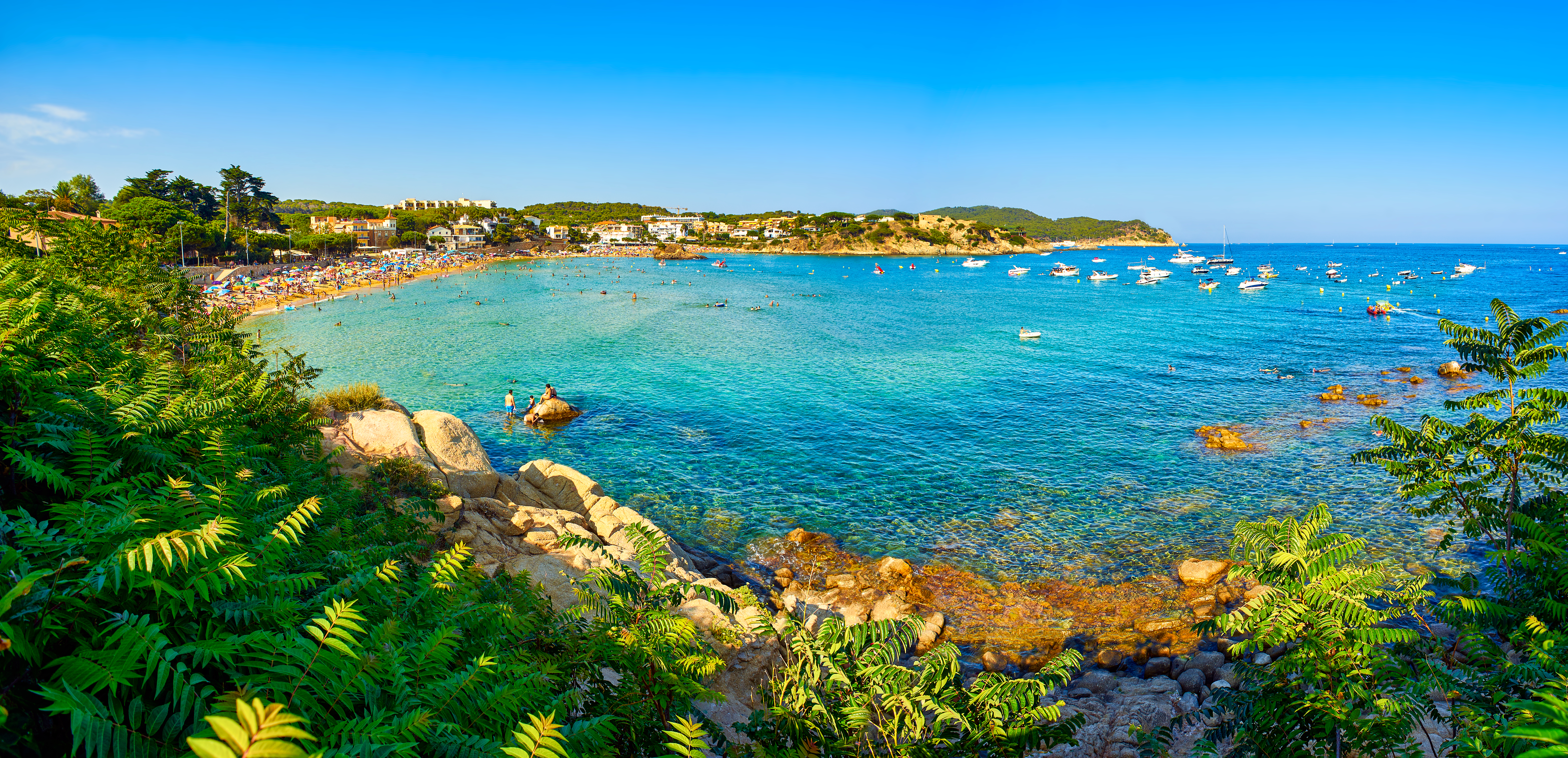 Espanha tem um total de 677 praias reconhecidas com a Bandeira Azul. Na imagem, praia de La Fosca em Palamós (Girona, Catalunha)