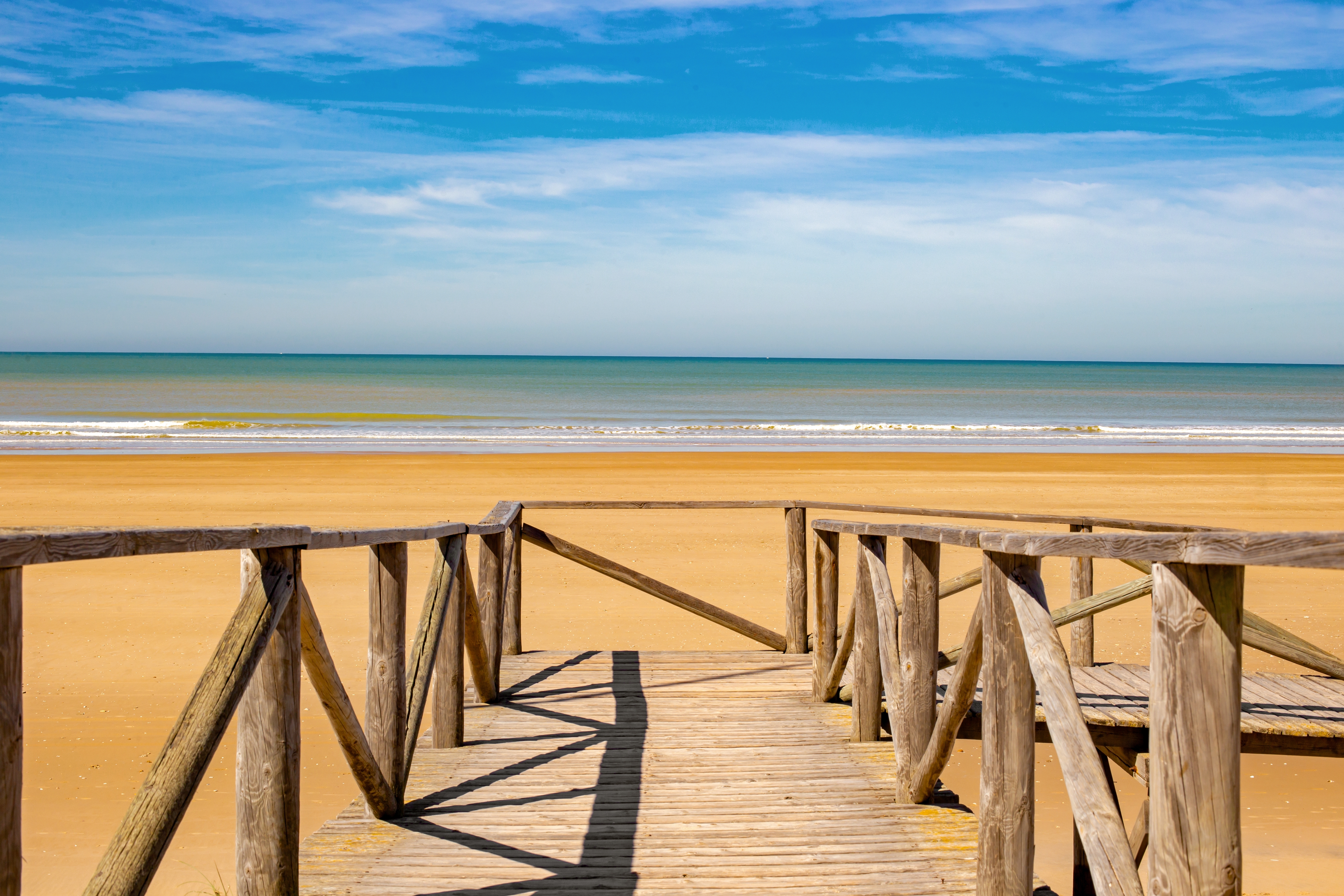 Na Andaluzia, cinco praias recuperaram a distinção da Bandeira Azul, três em Almería, uma em Cádiz e uma em Granada. Na imagem, a praia de Costa Ballena, situada entre as localidades de Chipiona e Rota