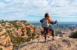 As rotas adaptadas em torno da montanha El Garbi (Valência), no coração do miradouro da Sierra Calderona, são perfeitas para caminhadas As rotas adaptadas em torno da montanha El Garbi (Valência), no coração do miradouro da Sierra Calderona, são perfeitas para caminhadas