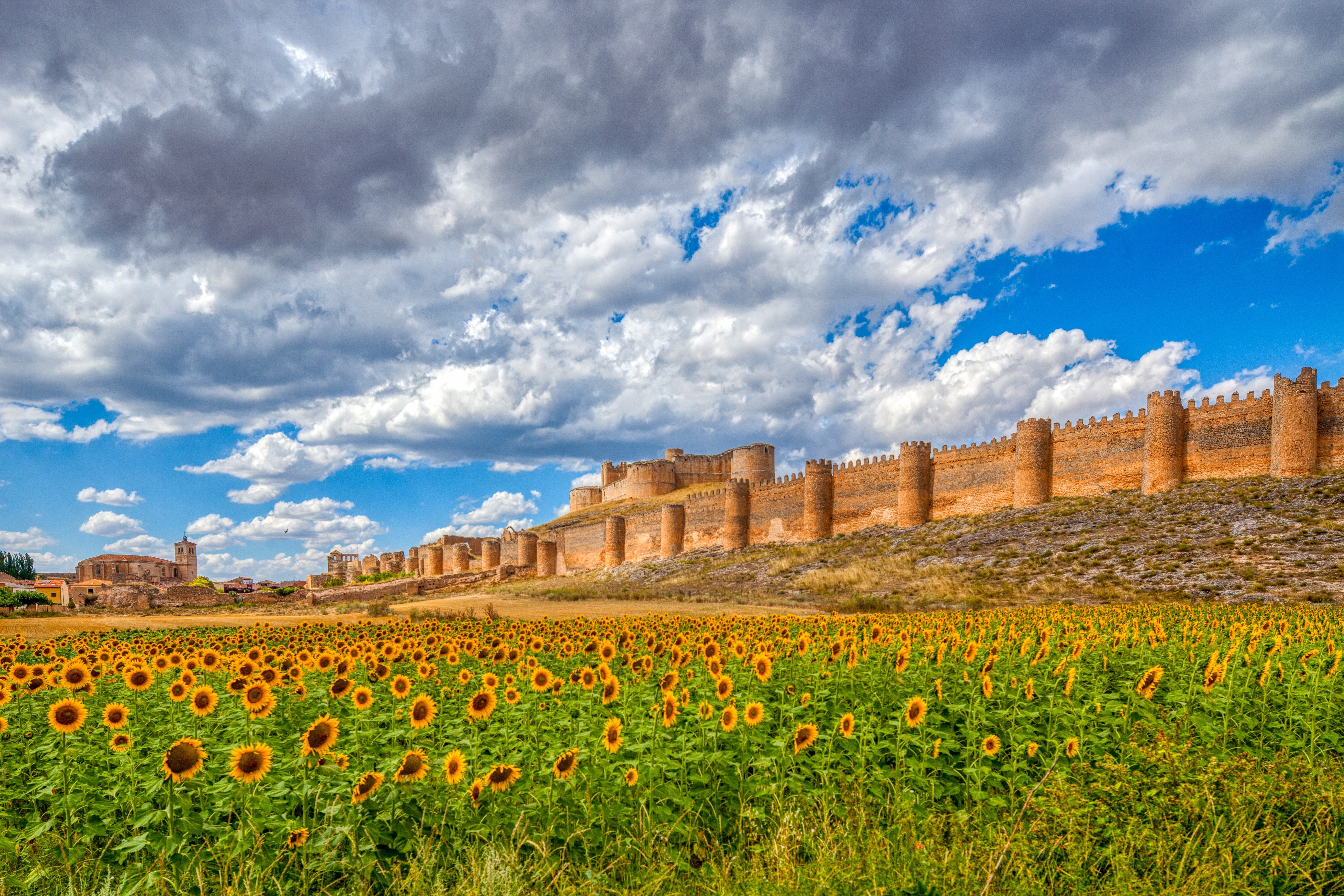 Castelo de Berlanga de Duero (Soria, Espanha) © Shutterstock Castelo de Berlanga de Duero (Soria, Espanha) © Shutterstock