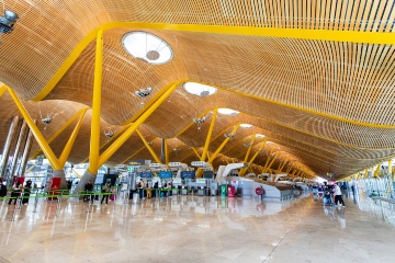 O aumento das frequências consolida o aeroporto Adolfo Suárez Madrid-Barajas como um hub para as viagens transatlânticas © AENA O aumento das frequências consolida o aeroporto Adolfo Suárez Madrid-Barajas como um hub para as viagens transatlânticas © AENA
