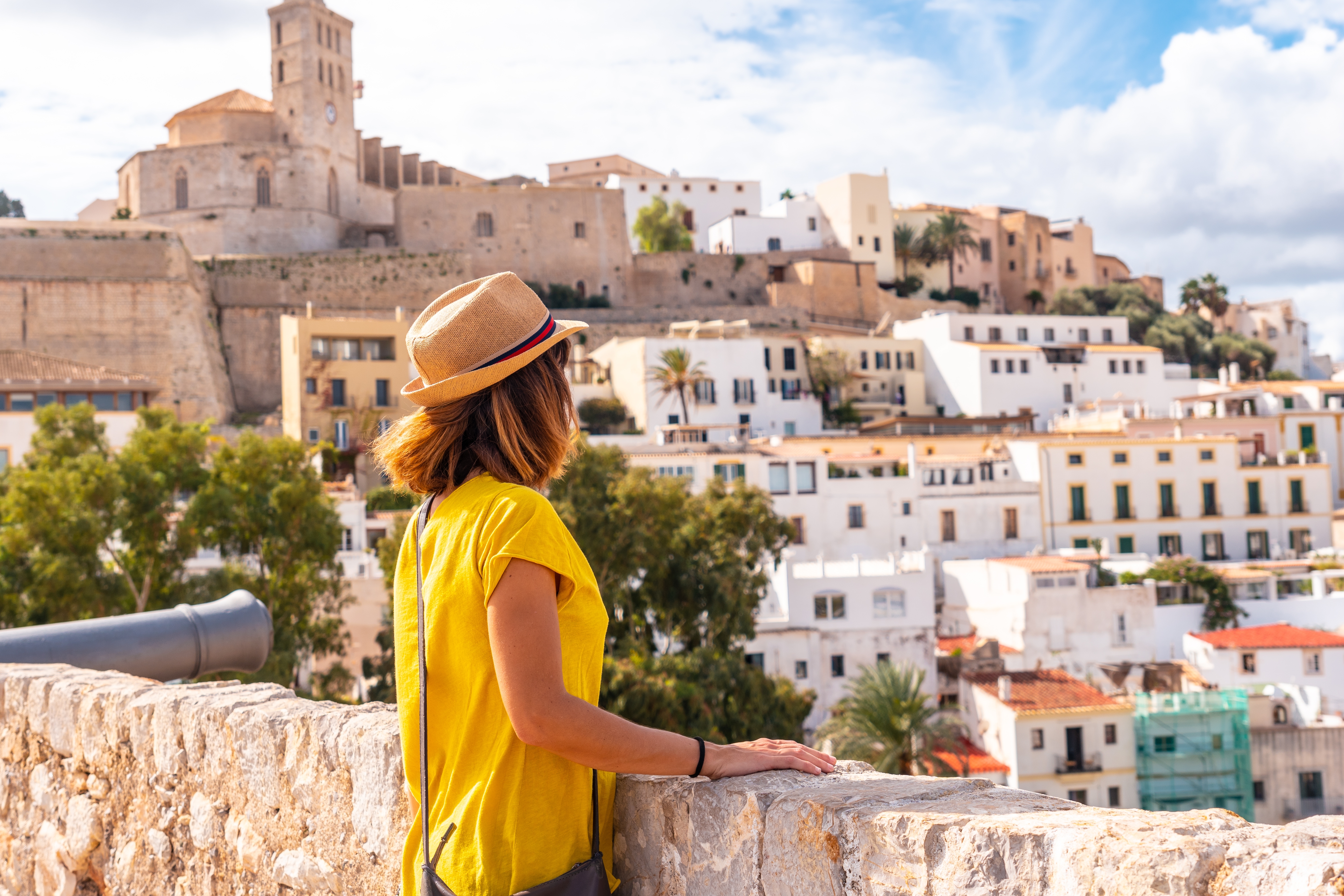 Graças à sua hospitalidade e segurança, Ibiza é um dos destinos mais bem avaliados para mulheres que viajam sozinhas ©Shutterstock Graças à sua hospitalidade e segurança, Ibiza é um dos destinos mais bem avaliados para mulheres que viajam sozinhas ©Shutterstock