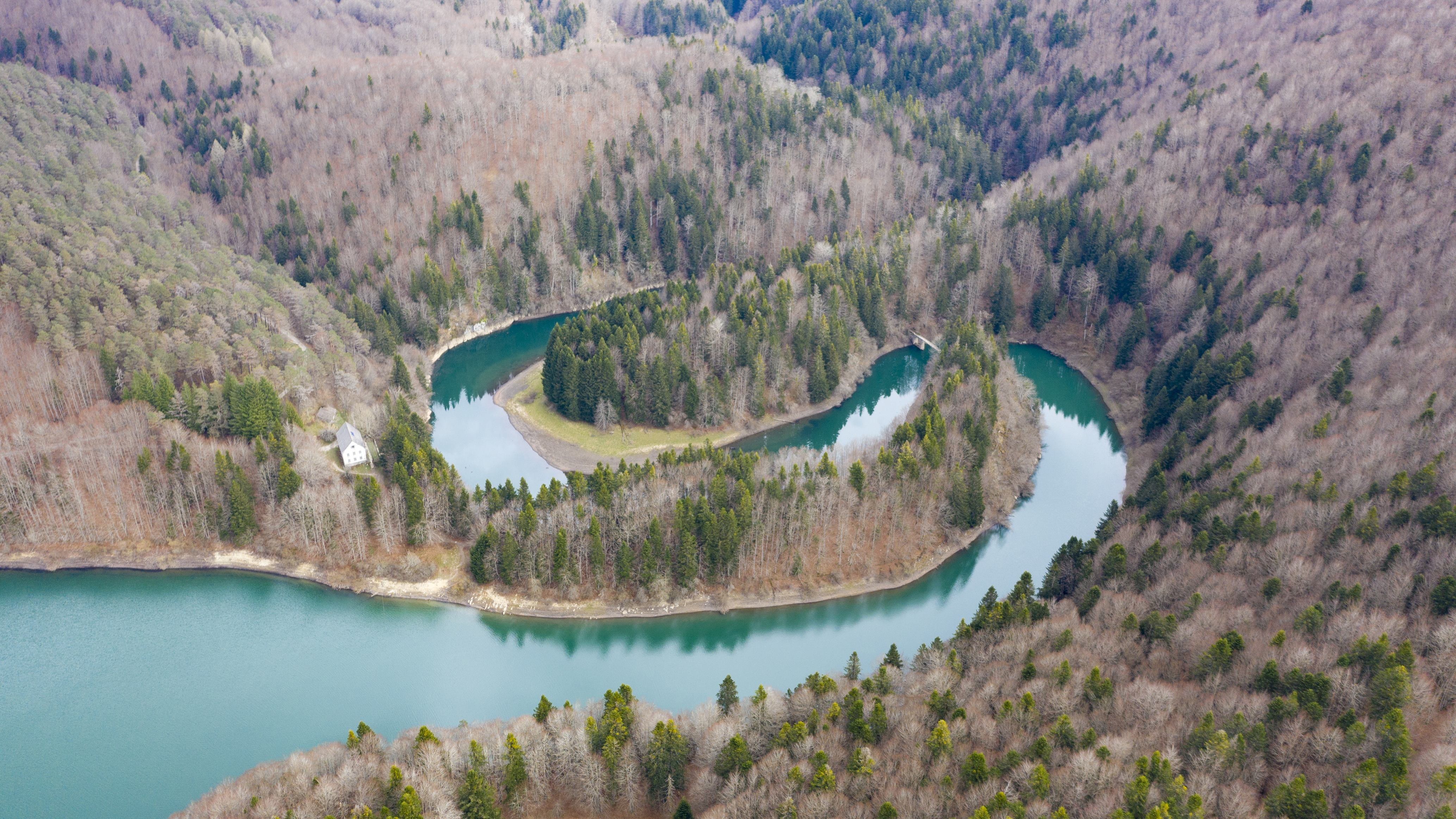 A Floresta de Irati, declarada Reserva da Biosfera pela UNESCO em 2024, cobre 53.660 hectares nos vales de Aezkoa e Salazar (Navarra), sendo a segunda maior floresta de faia da Europa e um paraíso da biodiversidade @ Turismo de Navarra | Francis Vaquero A Floresta de Irati, declarada Reserva da Biosfera pela UNESCO em 2024, cobre 53.660 hectares nos vales de Aezkoa e Salazar (Navarra), sendo a segunda maior floresta de faia da Europa e um paraíso da biodiversidade @ Turismo de Navarra | Francis Vaquero