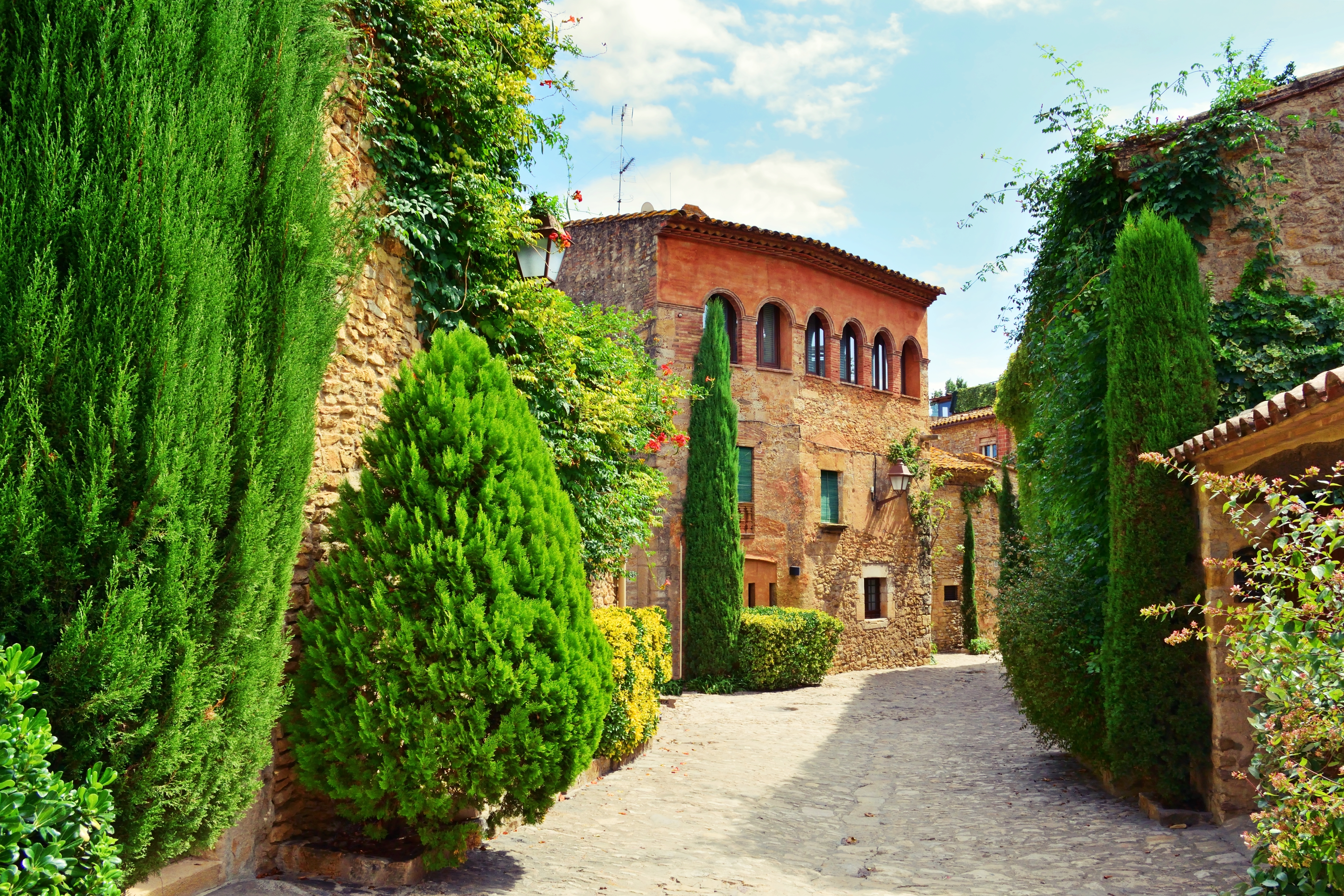 Peratallada é considerado um dos centros mais importantes da Catalunha em termos de arquitetura medieval © Shutterstock Peratallada é considerado um dos centros mais importantes da Catalunha em termos de arquitetura medieval © Shutterstock