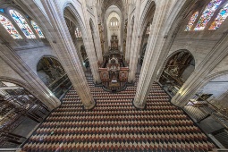 A Catedral de Segóvia, uma referência ao gótico tardio, articula a visita espiritual ao centro histórico © Turismo de Segóvia | turismodesegovia.com