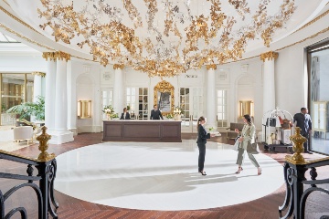 O Mandarin Oriental Ritz Hotel em Madri tem sido palco da realeza, magnatas e celebridades desde a sua construção no início do século © 20 Mandarin Oriental Ritz Madrid