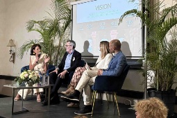 Meeting Between the Miami Tourist Office and Paradores Meeting Between the Miami Tourist Office and Paradores