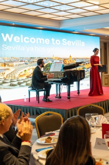 carrusel sevilla opera estambul