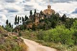 Estrada para as montanhas do município de La Fresneda (Teruel, Aragão), considerada uma das aldeias mais bonitas da Espanha em 2025