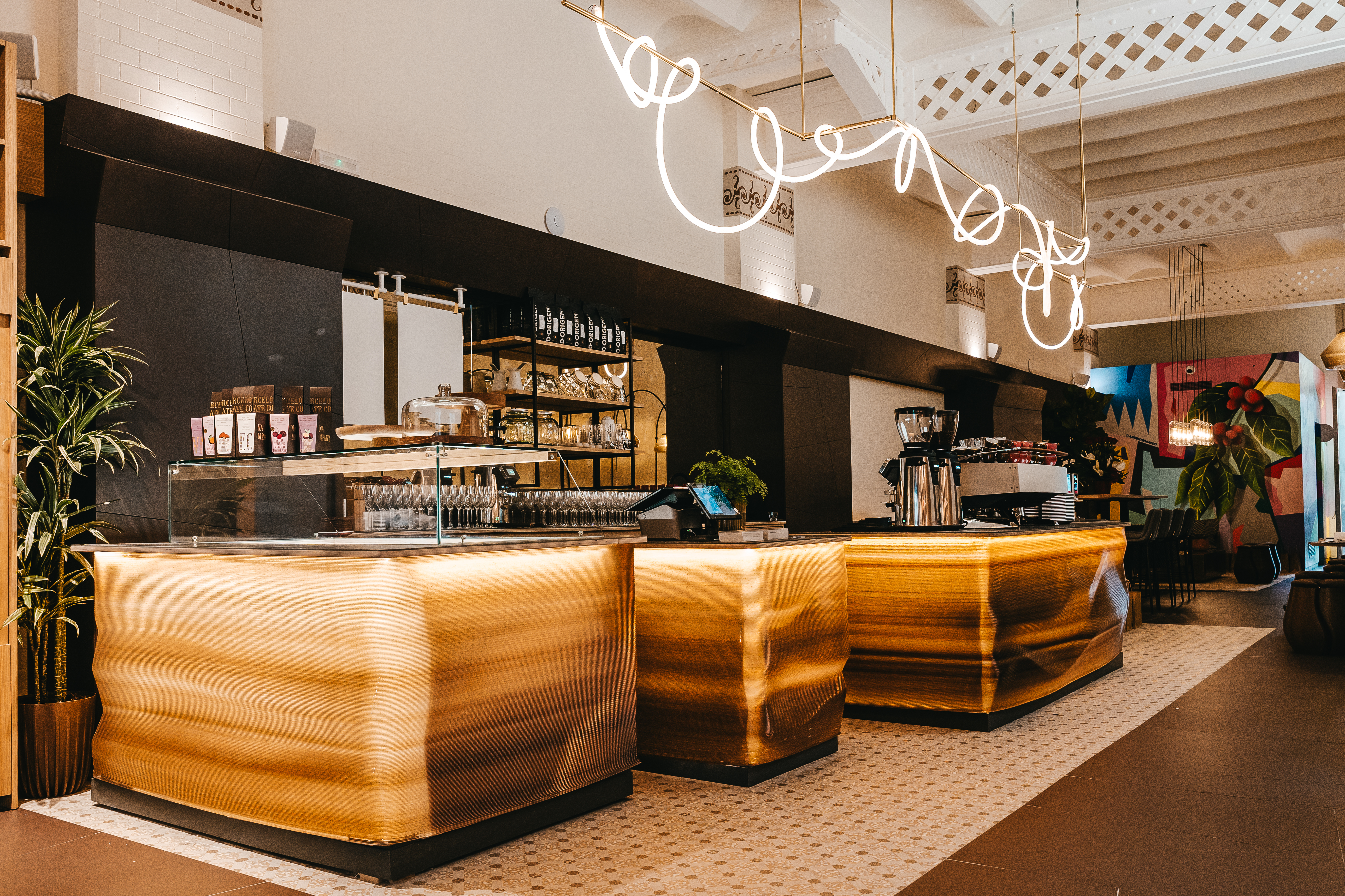 A D·Origen Coffee Roasters, localizada em Barcelona, destaca-se pela colaboração direta com os produtores de café, garantindo a qualidade de seus grãos D © ·Origen Coffee Roasters | www.dorigencoffee.es