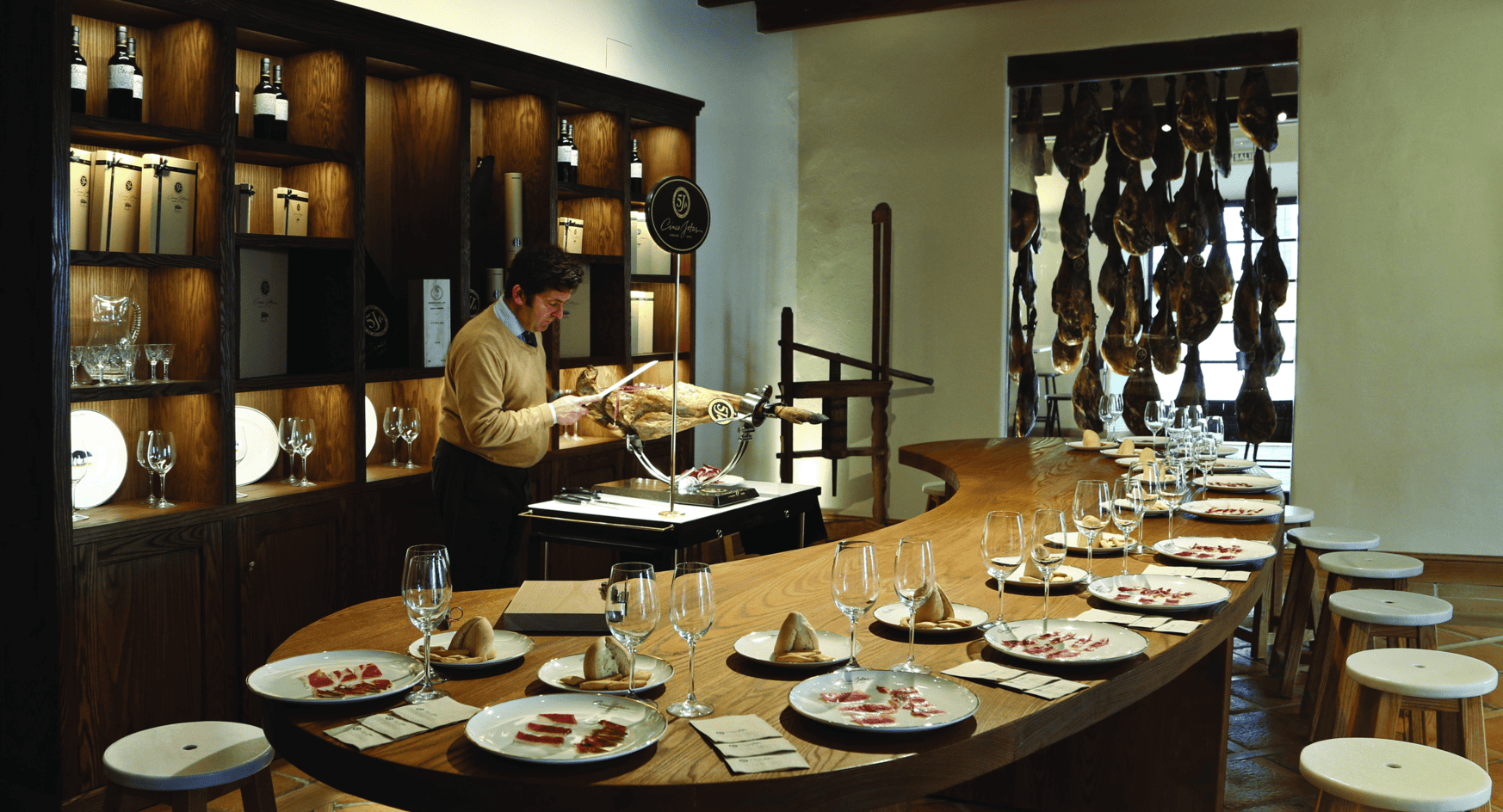 Degustação de presunto ibérico e experiência de degustação oferecida pelo Cinco Jotas Degustação de presunto ibérico e experiência de degustação oferecida pelo Cinco Jotas