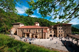 Potes é um dos enclaves turísticos mais interessantes da região de Liébana (Cantábria, Espanha) © Shutterstock