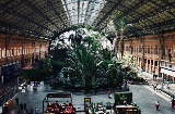 Blick in die Haupthalle des Bahnhofs Atocha, Madrid