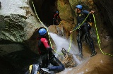 Der Naturpark Sierra und Canyons von Guara hat sich als ein emblematisches Reiseziel für das Canyoning etabliert Der Naturpark Sierra und Canyons von Guara hat sich als ein emblematisches Reiseziel für das Canyoning etabliert