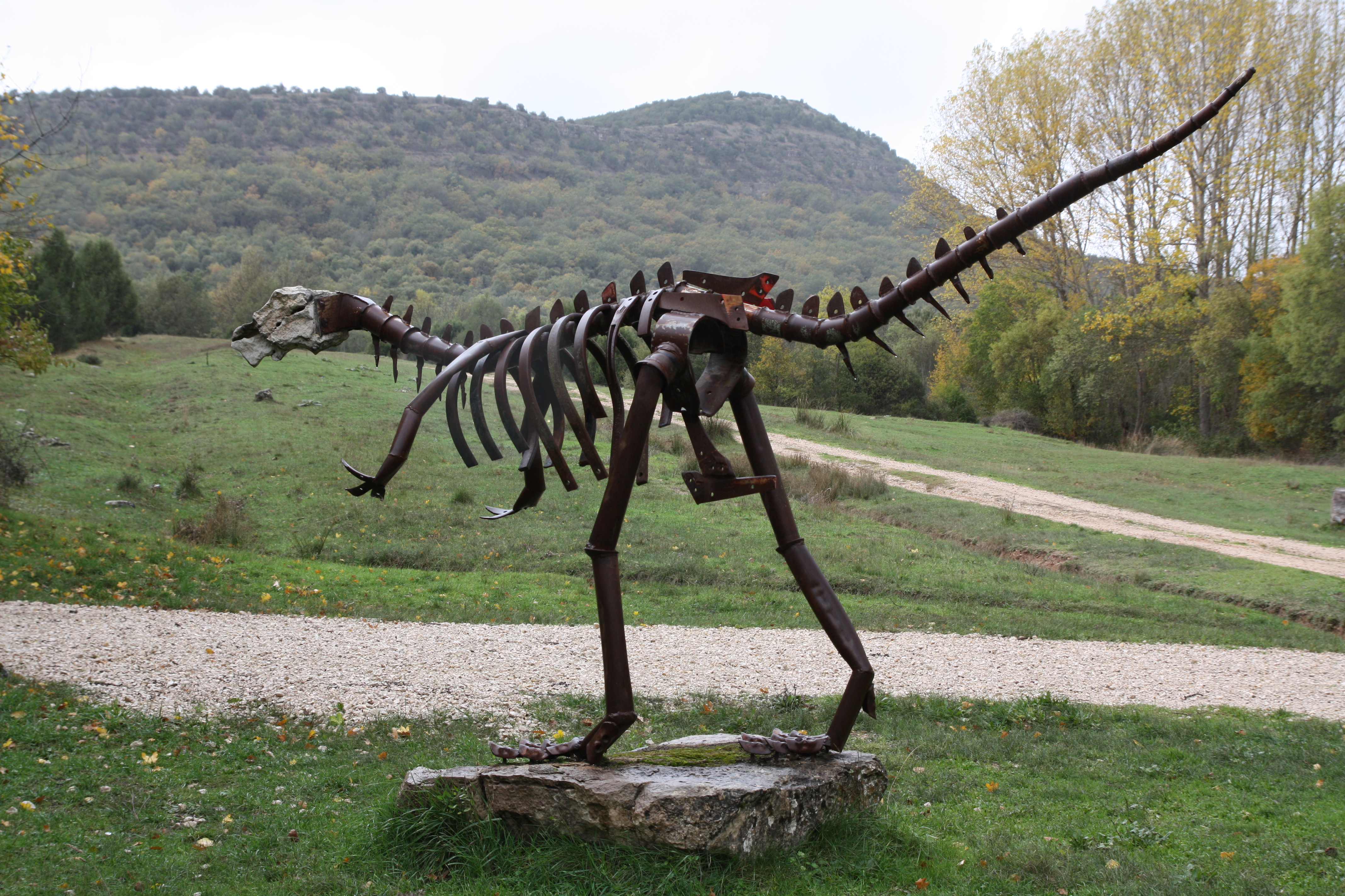 Der Weg der Vorstellungskraft ist ein Freilichtmuseum mit schmiedeeisernen