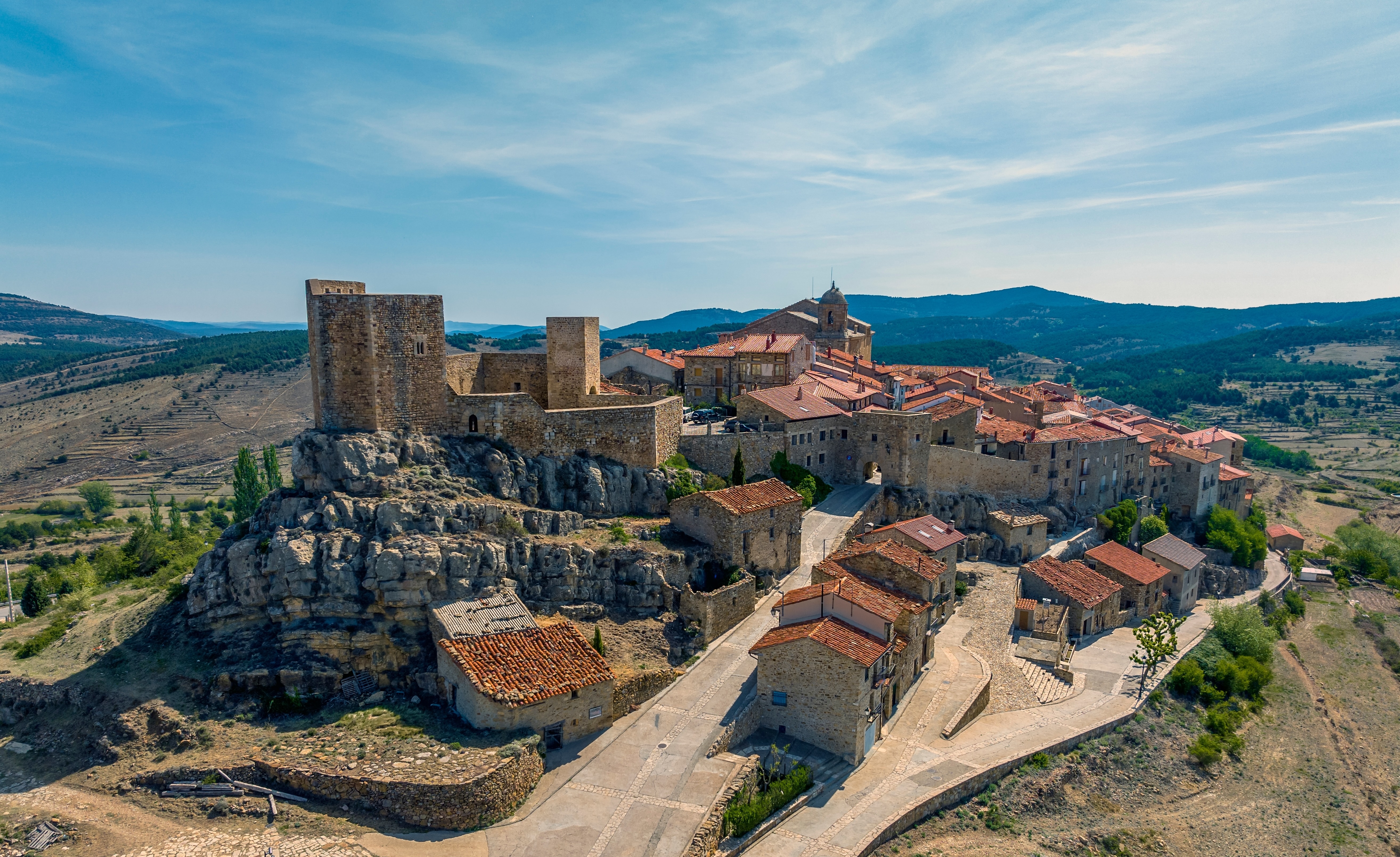 Auf einem Felssporn thronend wird Puertomingalvo von seiner Burg aus dem 13. Jahrhundert gekrönt, eine der am besten erhaltenen der Region©