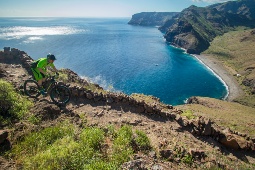 La Gomera (Kanarische Inseln, Spanien) ist aufgrund ihrer Natur ein ideales Gebiet zum Mountainbiken.