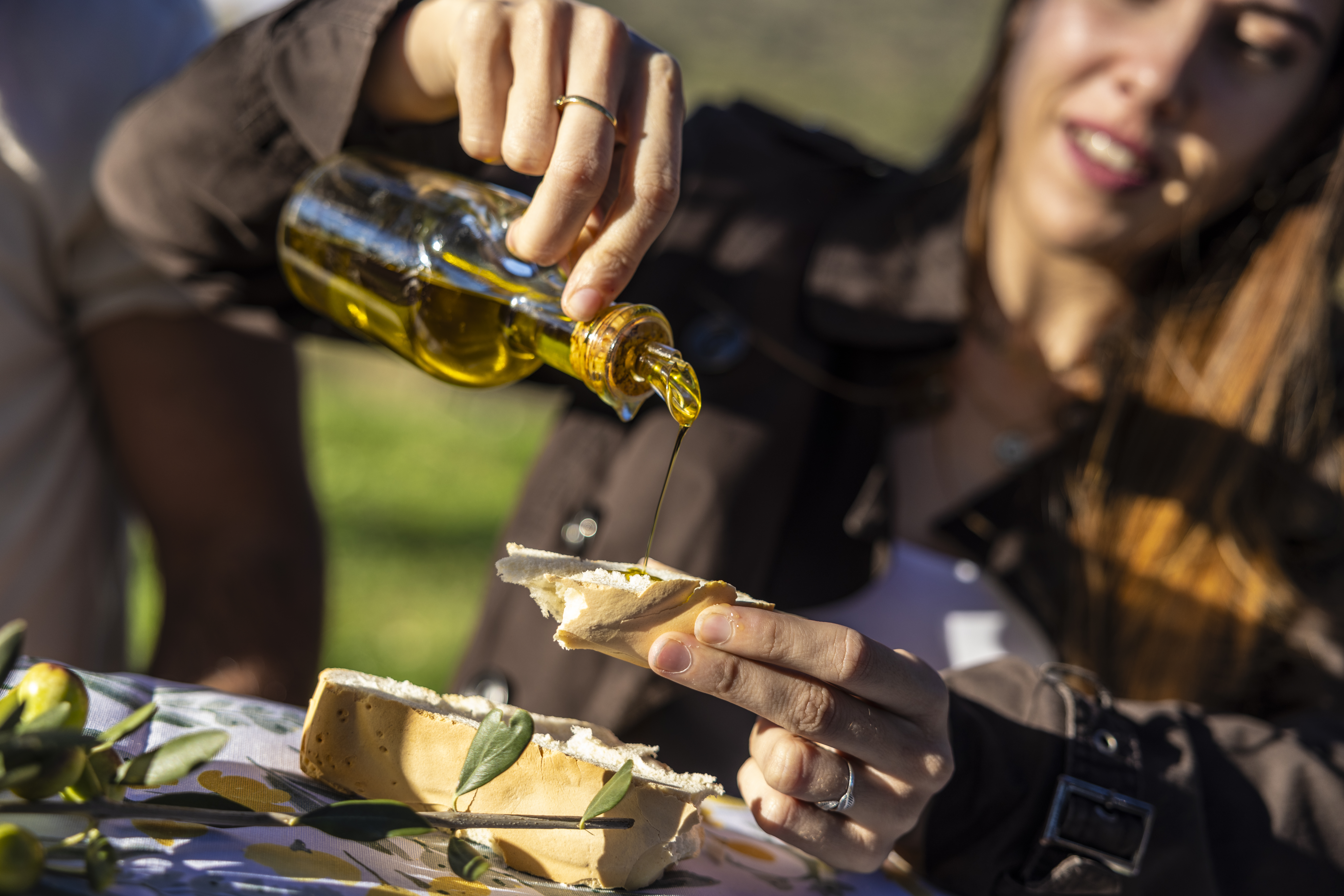 Extremadura verfügt über drei geschützte Ursprungsbezeichnungen, die die Qualität des Öls garantieren, und neun Gebiete mit einer langen Tradition im Olivenanbau Extremadura verfügt über drei geschützte Ursprungsbezeichnungen, die die Qualität des Öls garantieren, und neun Gebiete mit einer langen Tradition im Olivenanbau