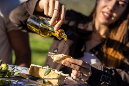 Extremadura verfügt über drei geschützte Ursprungsbezeichnungen, die die Qualität des Öls garantieren, und neun Gebiete mit einer langen Tradition im Olivenanbau