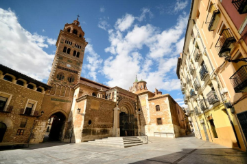 Neben der Anerkennung durch die UNESCO ist die Kathedrale Santa María de Mediavilla in Teruel als Kulturgut und historisch-künstlerisches Denkmal ausgewiesen