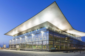 In La Coruña verfügt Palexco über 9.000m² direkt am Meer und ist von den wichtigsten Hotels der Stadt umgeben