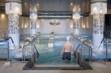 Der Thalassotherapie-Parcours von La Perla (San Sebastián) ist an 363 Tagen im Jahr geöffnet und umfasst Saunen, Whirlpools, Massagebecken, Wasserbetten, Dampfbäder und Eisbrunnen Der Thalassotherapie-Parcours von La Perla (San Sebastián) ist an 363 Tagen im Jahr geöffnet und umfasst Saunen, Whirlpools, Massagebecken, Wasserbetten, Dampfbäder und Eisbrunnen