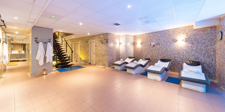 Im Spa Jardines de Albia (Bilbao) wurde jede Anwendung darauf ausgerichtet, ein ganzheitliches Wellnesserlebnis zu bieten. Professionelle Behandlungstechniken, hochwertige Produkte und eine individuelle Betreuung sorgen für Entspannung auf höchstem Niveau. Im Spa Jardines de Albia (Bilbao) wurde jede Anwendung darauf ausgerichtet, ein ganzheitliches Wellnesserlebnis zu bieten. Professionelle Behandlungstechniken, hochwertige Produkte und eine individuelle Betreuung sorgen für Entspannung auf höchstem Niveau.