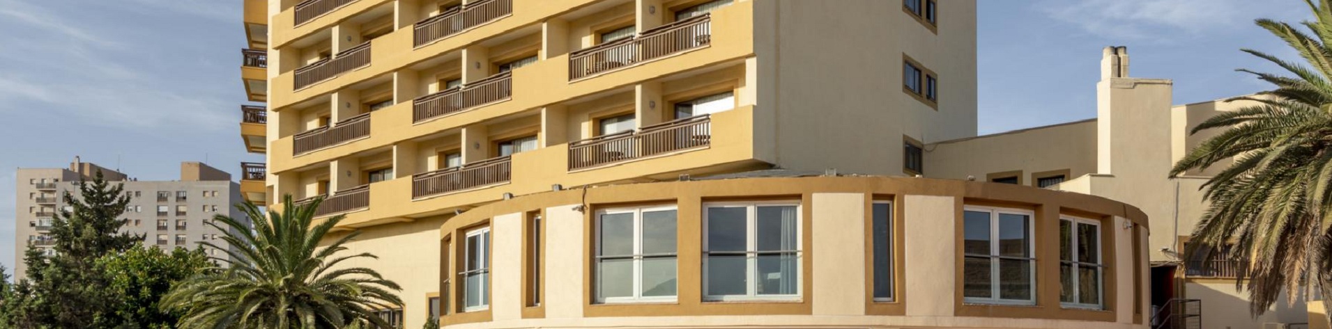 Die Renovierung der Fassade des Parador wird dem Gebäude sein ursprüngliches Aussehen zurückgeben, das 1973 eingeweiht und von Juan Luis Manzano-Monís entworfen wurde. @Paradores