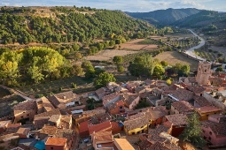 Luftaufnahme der Gemeinde Anento im Jiloca-Tal, nur 20 Kilometer von Daroca entfernt Luftaufnahme der Gemeinde Anento im Jiloca-Tal, nur 20 Kilometer von Daroca entfernt