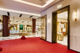 In der Galería Canalejas gibt es Boutiquen für Mode, Accessoires, Parfümerie und Haute-Joaillerie-Häuser In der Galería Canalejas gibt es Boutiquen für Mode, Accessoires, Parfümerie und Haute-Joaillerie-Häuser
