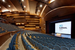 Das Kursaal Auditorium hat eine Kapazität von 1.806 Sitzplätzen Das Kursaal Auditorium hat eine Kapazität von 1.806 Sitzplätzen
