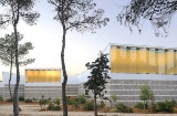 Der Kongresspalast von Santa Eulalia ist ein modernes Gebäude, das 2008 eröffnet wurde und mit dem die Insel eine Vorreiterrolle im Bereich Tagungs- und MICE-Tourismus einnimmt Der Kongresspalast von Santa Eulalia ist ein modernes Gebäude, das 2008 eröffnet wurde und mit dem die Insel eine Vorreiterrolle im Bereich Tagungs- und MICE-Tourismus einnimmt