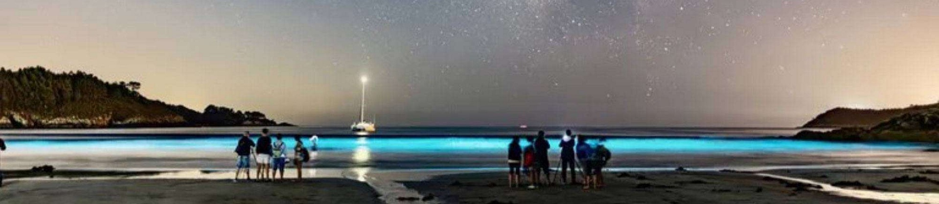 An der Costa da Morte findet man einige der bekanntesten Plätze, um das leuchtende Meer zu erleben