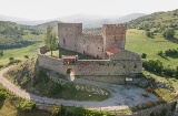 Das Castillo de Argüeso (Hermandad Campoo de Suso, Süden Kantabriens), eine defensive Burg im gotischen Stil (13.–15. Jahrhundert), ist das herausragendste Beispiel einer Felsenburg in Kantabrien